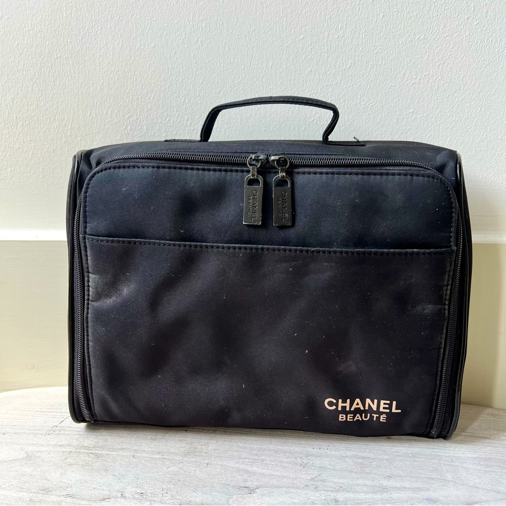 CHANEL Beauté Black Travel Cosmetic Case